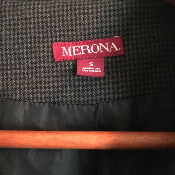 Gray blazer Size small with nice black detail - Picture 2 of 5